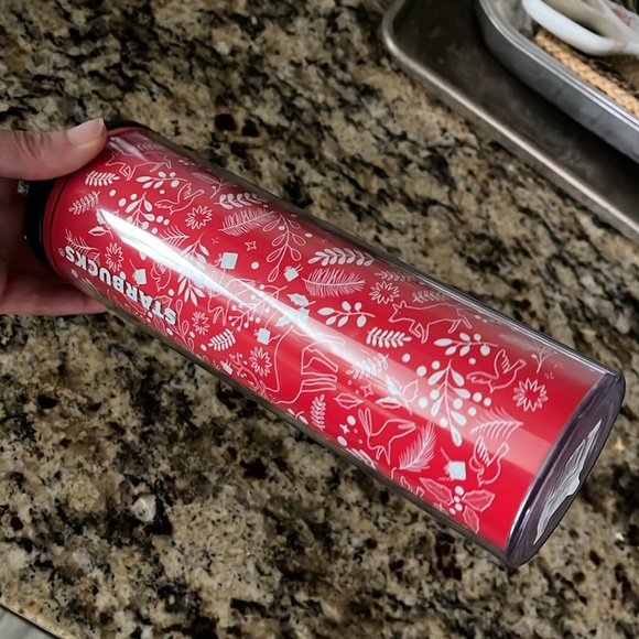 Starbucks NEW Christmas edition 16 ounce plastic Tumbler - Picture 4 of 6